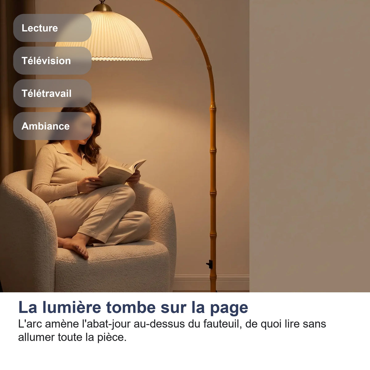 Femme lisant dans un fauteuil sous le lampadaire arqué