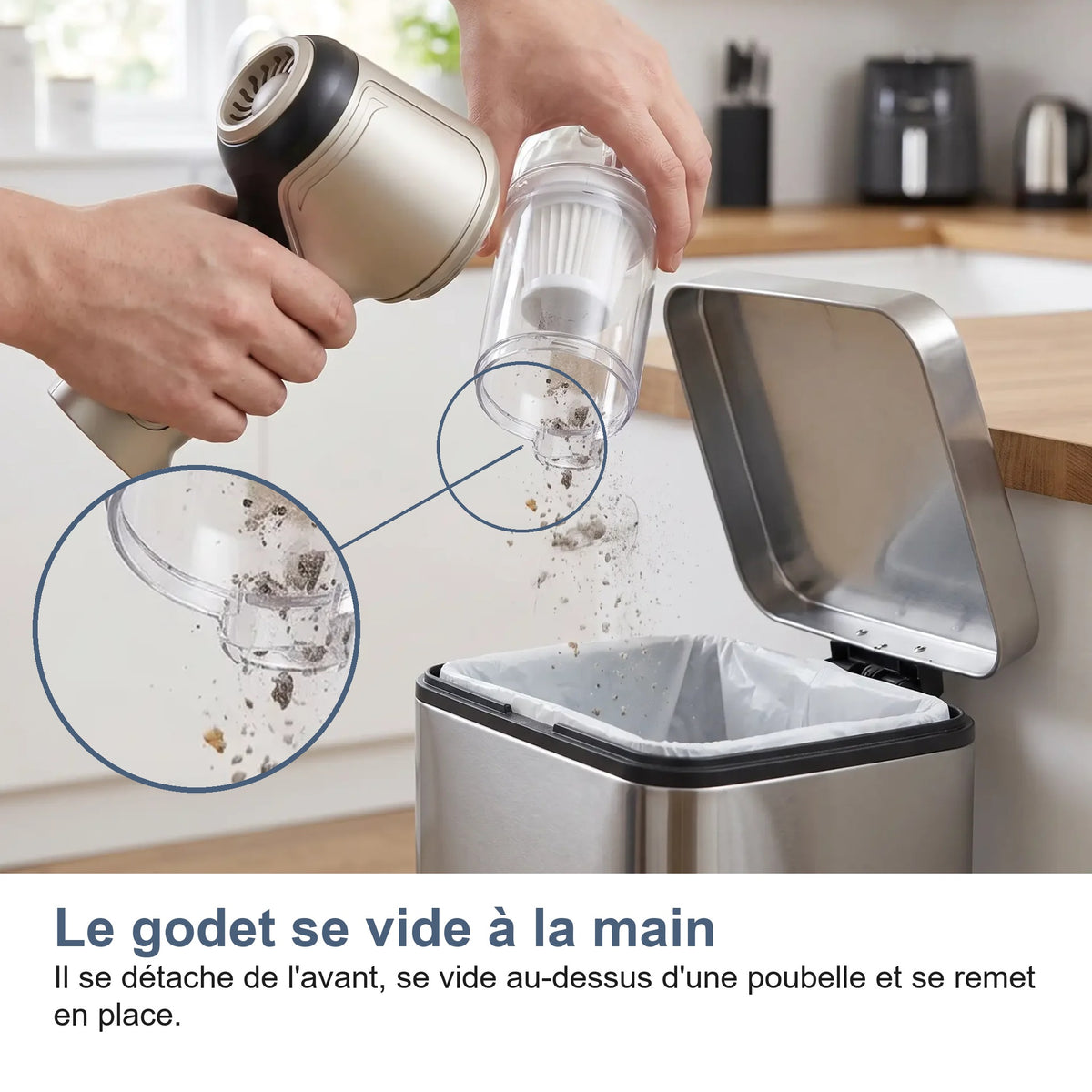 Le godet transparent se détache et se vide au-dessus d'une poubelle