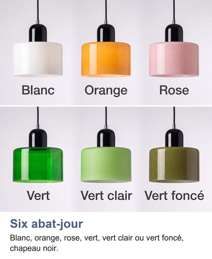 Les six abat-jour de la suspension, chapeau noir : blanc, orange, rose, vert, vert clair et vert foncé