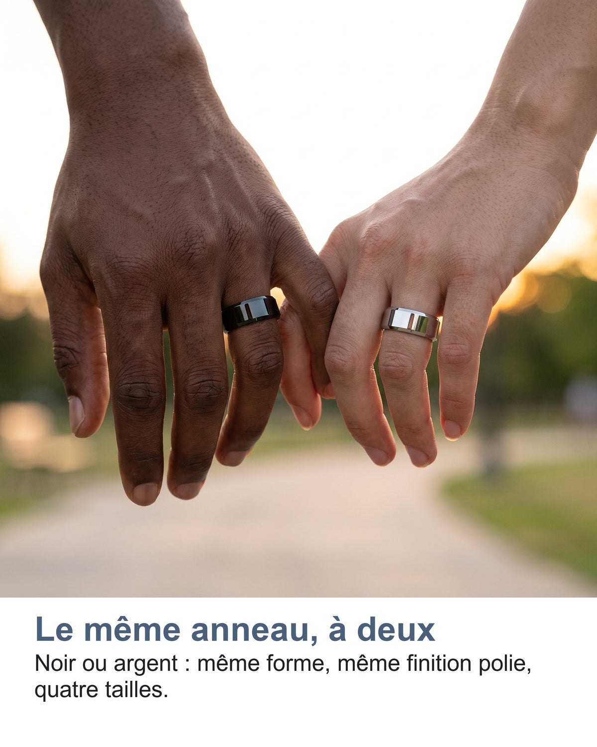 Le même anneau, à deux Noir ou argent : même forme, même finition polie, quatre tailles.