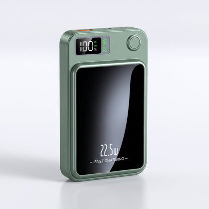 Batterie externe magnétique verte 20 000 mAh debout, écran du pourcentage allumé