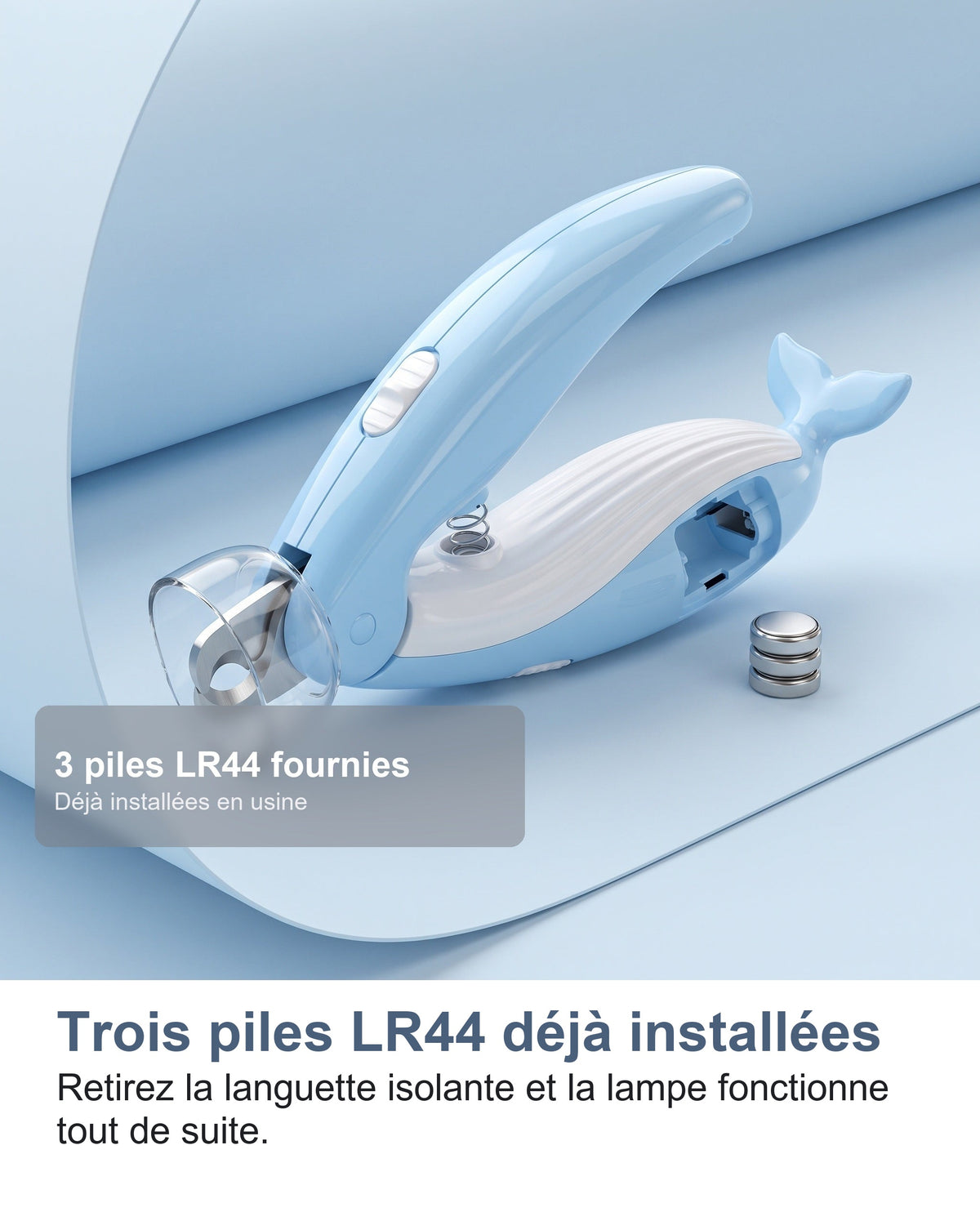 Les trois piles bouton LR44 fournies avec le coupe-griffes LED