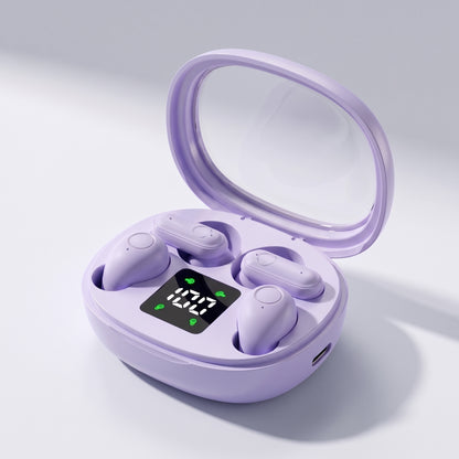 Écouteurs sans fil violet: boîtier ouvert avec ses quatre écouteurs et l'écran de charge allumé