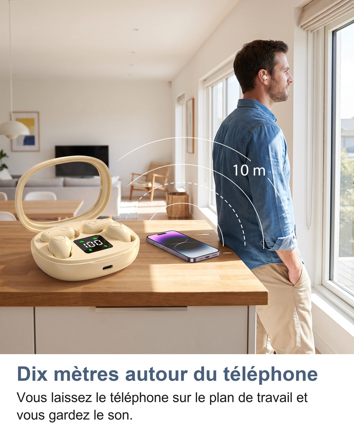Homme portant les écouteurs loin de son téléphone, liaison Bluetooth 5.4 jusqu'à 10 m