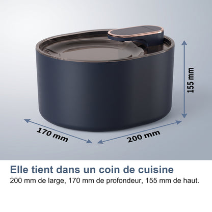 Elle tient dans un coin de cuisine 200 mm de large, 170 mm de profondeur, 155 mm de haut.