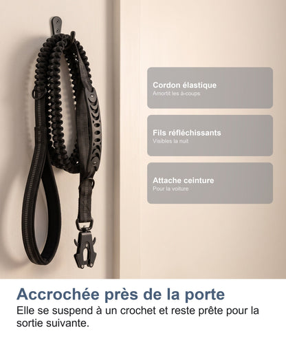 Accrochée près de la porte