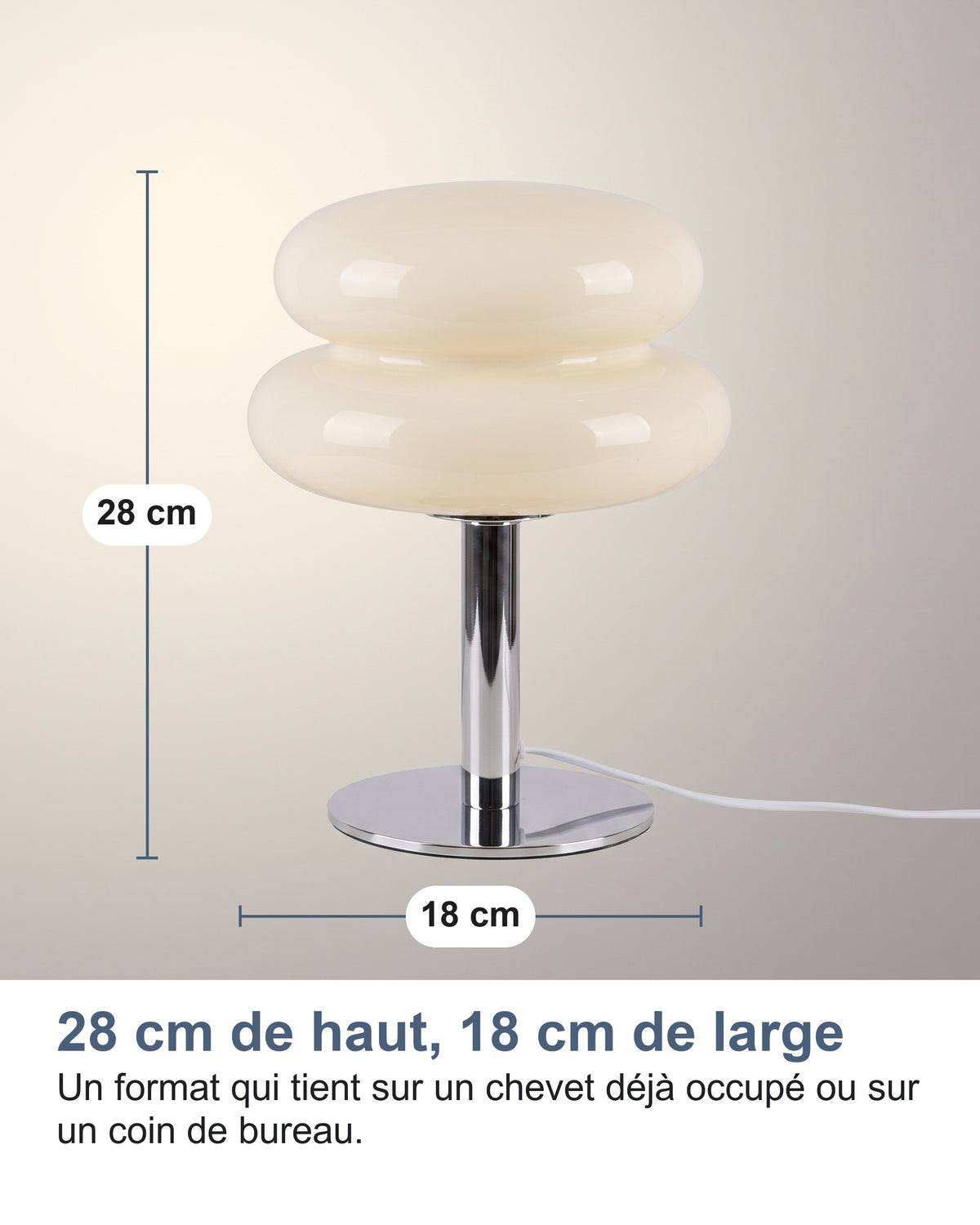 La lampe de profil, 28 cm de haut et 18 cm de large