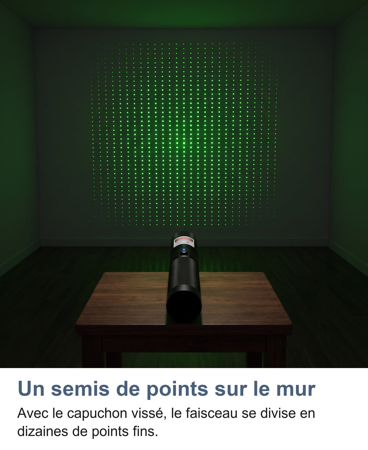 Semis de points verts projeté sur un mur nu dans une pièce sombre