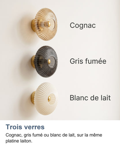 Les trois verres de l'applique murale : cognac, gris fumée et blanc de lait