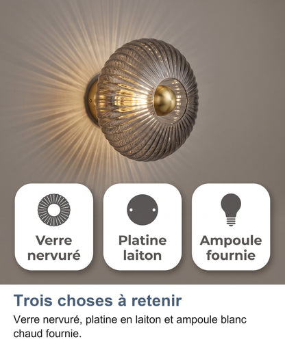 Applique en verre gris fumée et trois cartes : verre nervuré, platine laiton, ampoule fournie