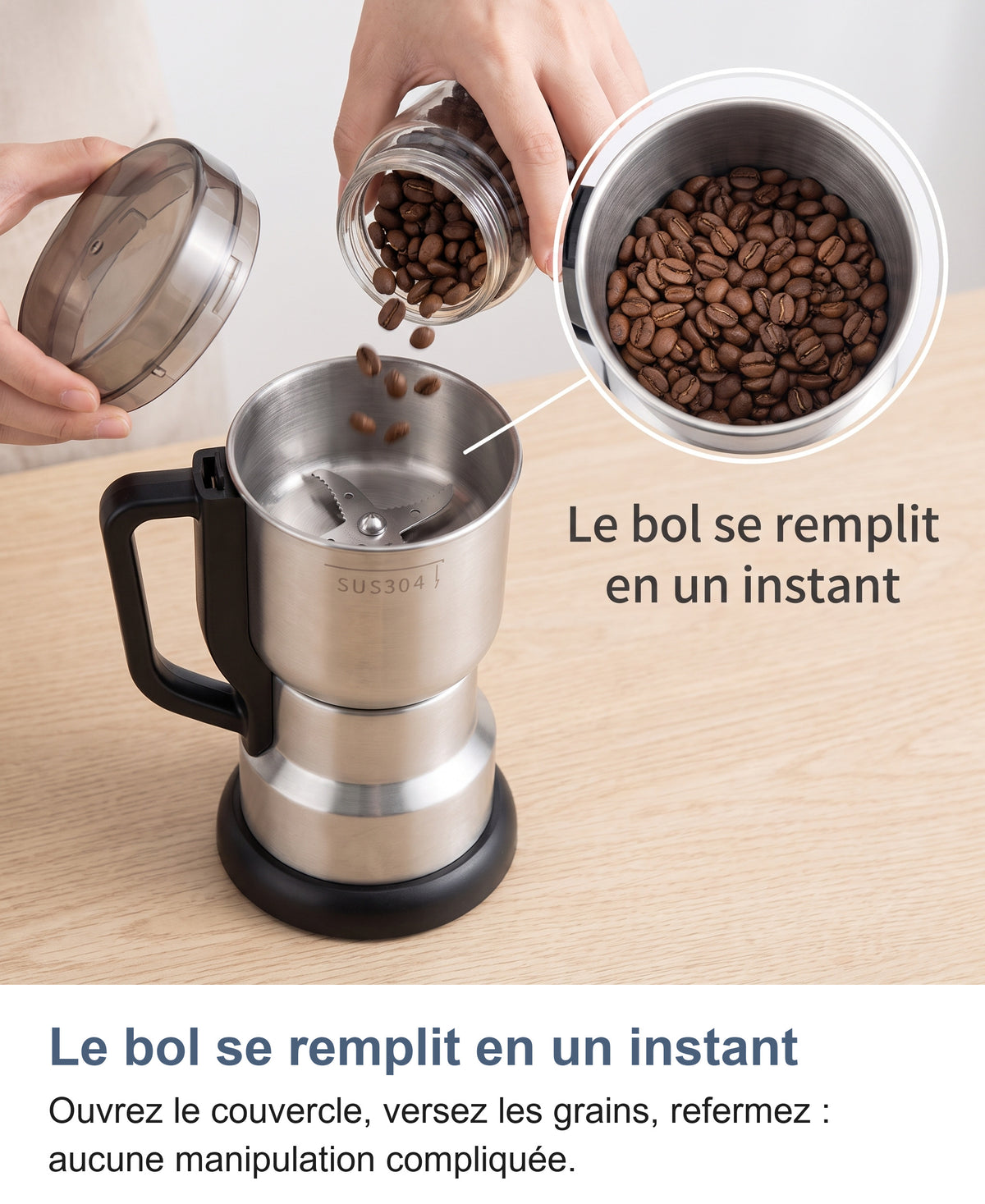 Mains remplissant le bol du moulin de grains de café, zoom sur le niveau