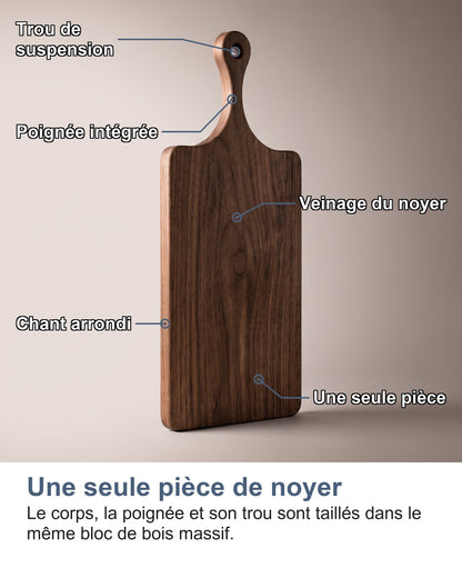 Une seule pièce de noyer Le corps, la poignée et son trou sont taillés dans le même bloc de bois massif.