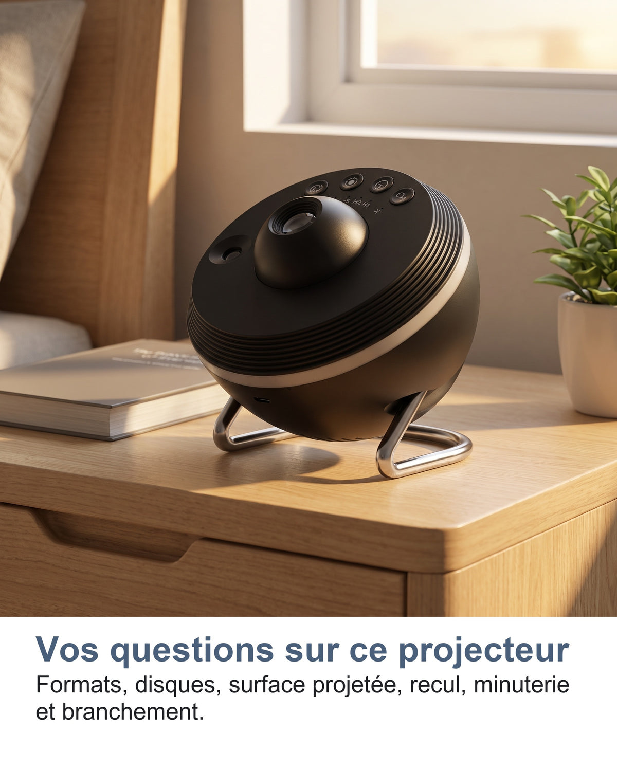 La lampe de projection posée sur une table de chevet en bois devant une fenêtre