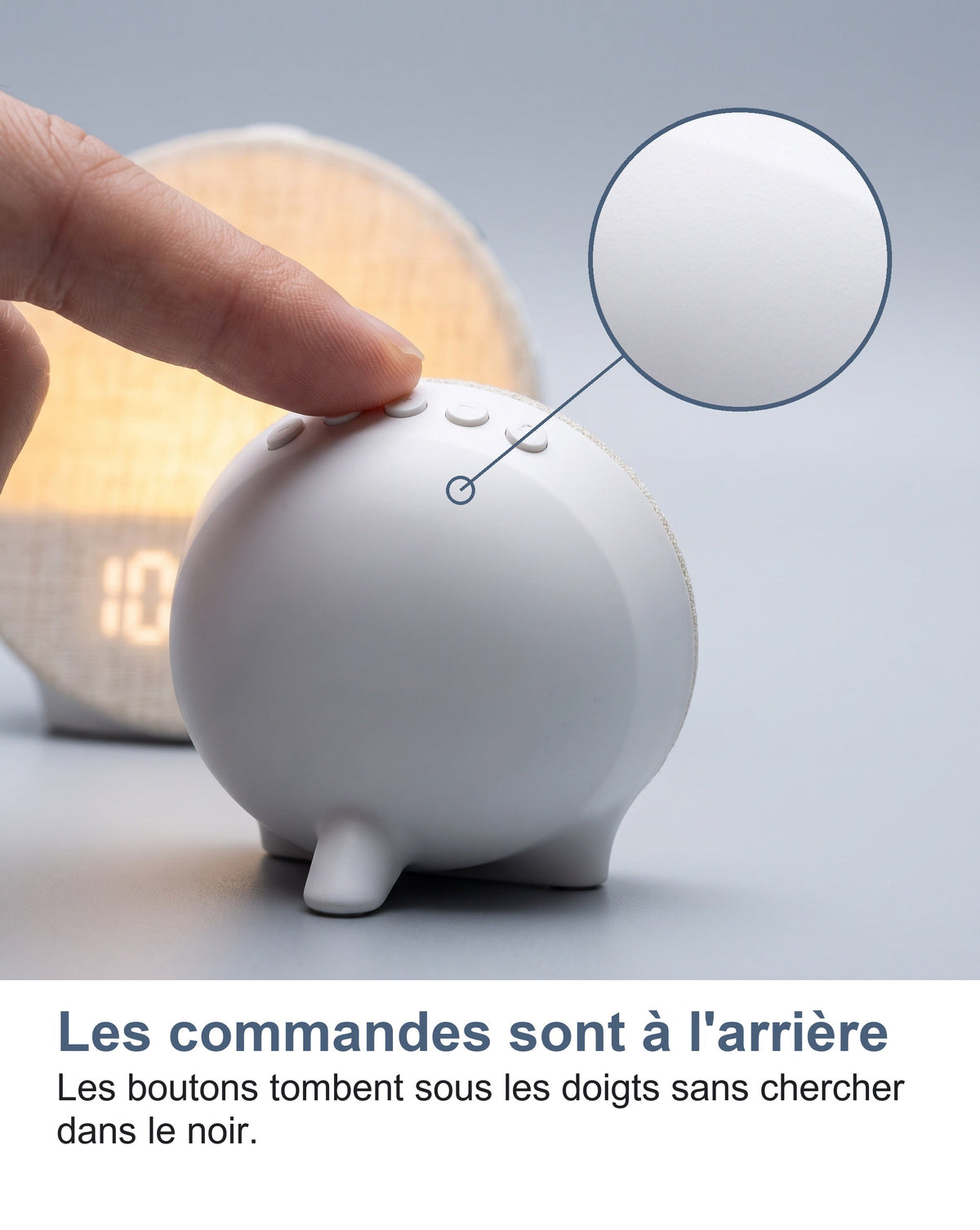 Les boutons de commande à l'arrière du réveil lumineux