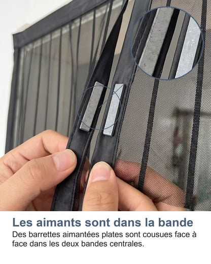 Les aimants sont dans la bande Des barrettes aimantées plates sont cousues face à face dans les deux bandes centrales.