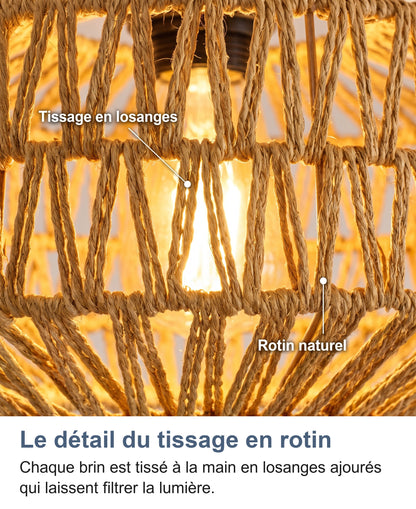 Gros plan du tissage en rotin en losanges, laissant filtrer la lumiere