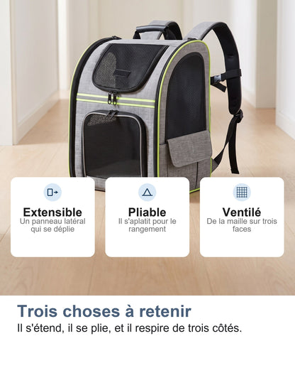 Le sac de transport chat posé dans une entrée