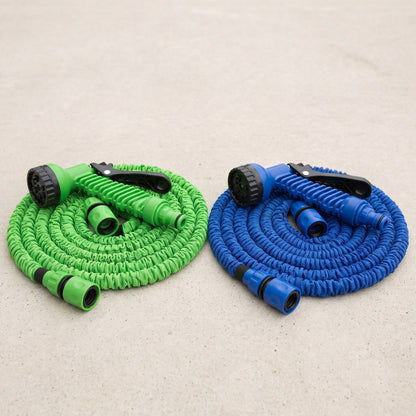 Les deux coloris côte à côte, le vert et le bleu, même scène et même angle