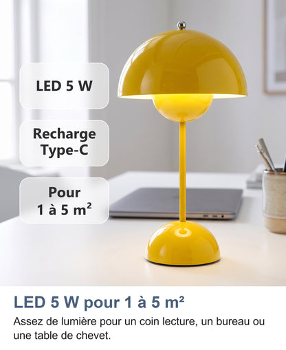 Lampe jaune allumée sur un bureau : LED 5 W, recharge Type-C, 1 à 5 m²