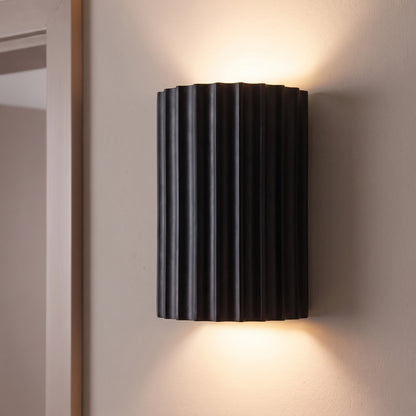 Applique murale LED striée noire, lumière chaude vers le haut et le bas